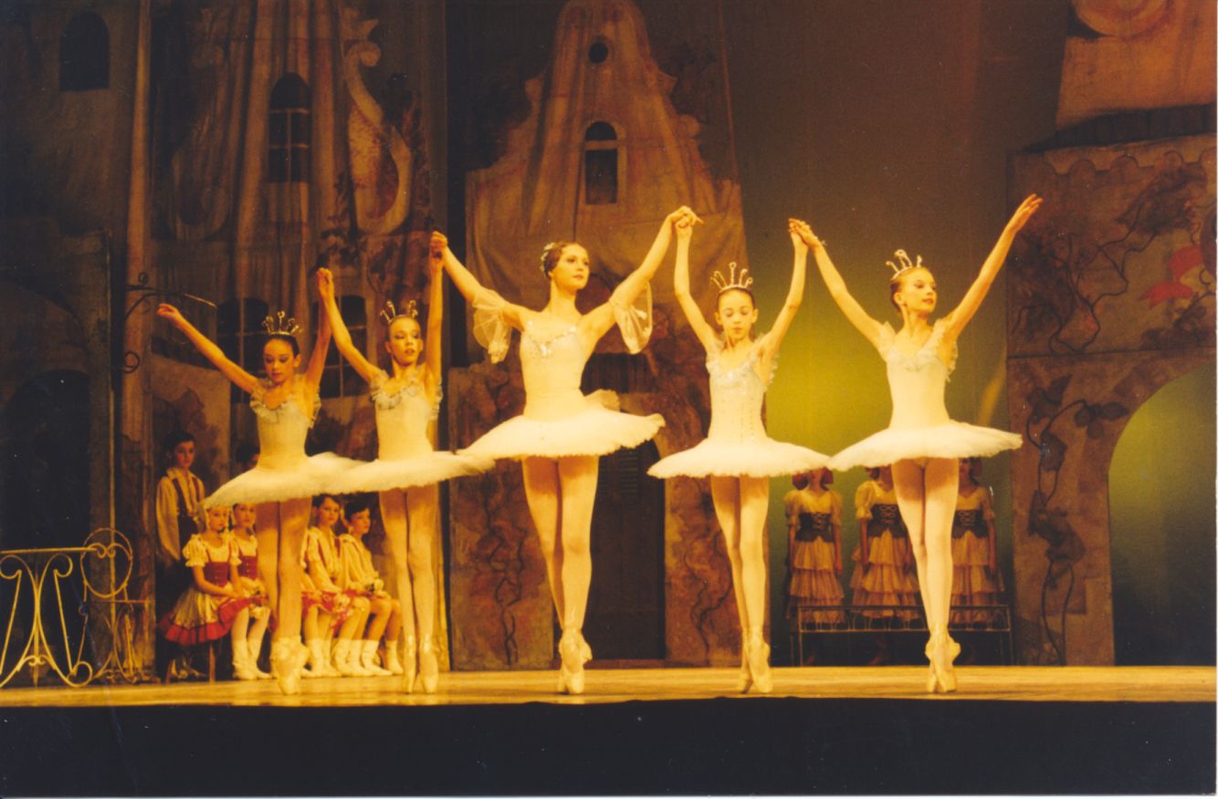 Elena_Morgen_coppelia.jpg
